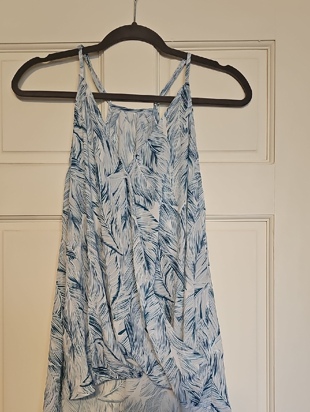 Lightweight Blue Leaf-Print Spaghetti Strap Top